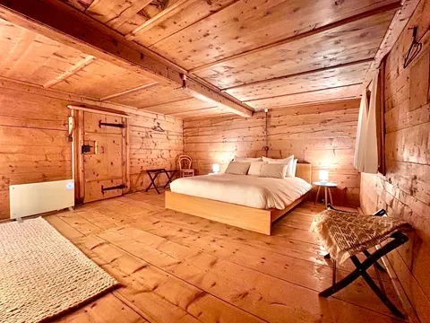Chesa Antica - Historic Charm and Alpine Relaxation
