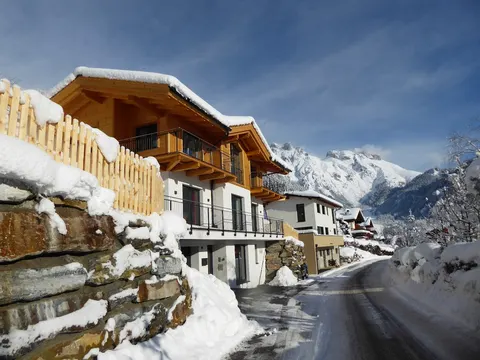 Luxurious, close to the center 155m²- 4 DoZi vacation home