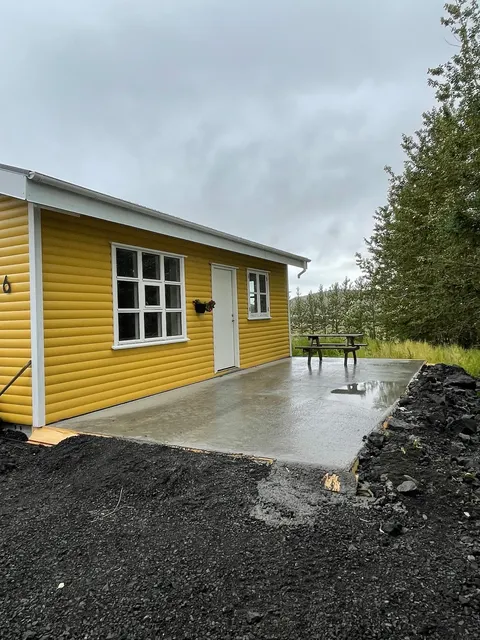 Fast places 6 cabin on a farm