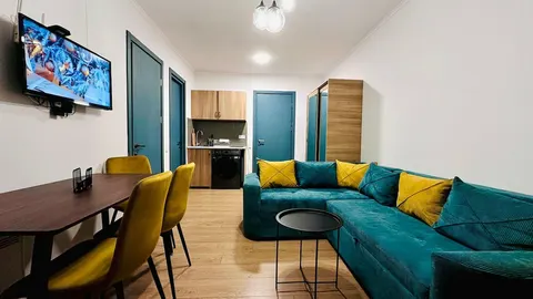Cozy 1-bedroom with porch & view