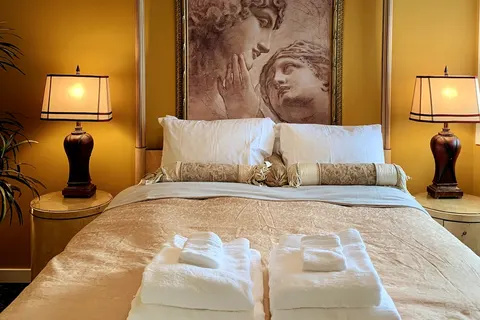 The Castle On The Crag Heavenly King & Queen Suite