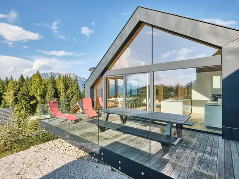 Ski-in/ski-out lodge with Sommercard