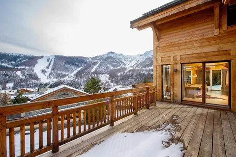 Gemme Chalet - Beautiful chalet, pool & sauna