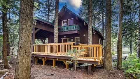Cozy Moosewood Cabin w/ Hot Tub Near Mt Hood