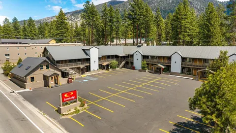 Econo Lodge Inn & Suites Heavenly Village Area