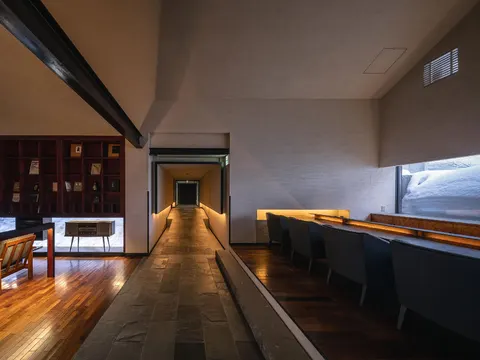 OTARU RETREAT KURAMURE by Onko Chishin