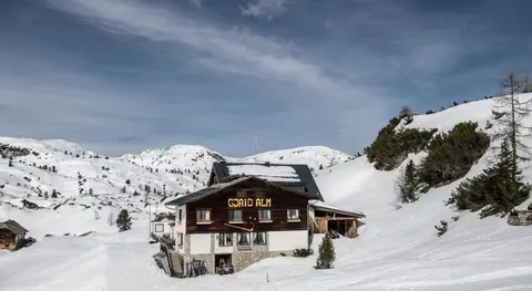 Gjaid-Alm 1739m am Dachstein-Only Accessible by Cable Car