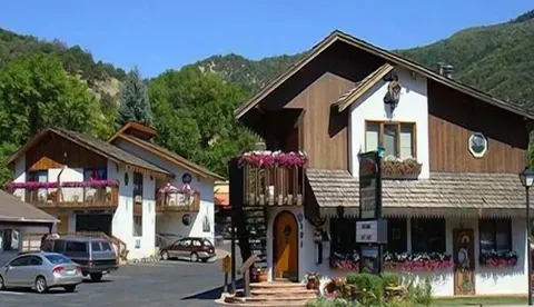 Starlight Lodge