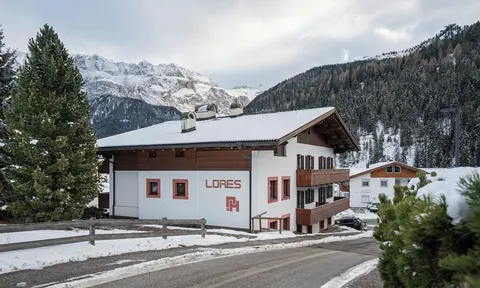 Apartments Lores