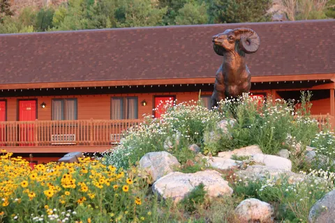 Flat Creek Inn