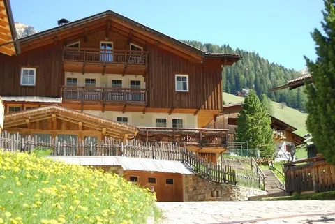 Appartamenti Chalet Orchidea