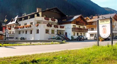Hotel Kristall B&B