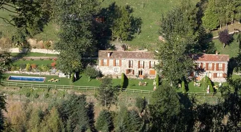 Apartamentos Rurales Les Barnedes