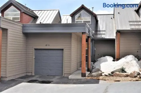 Forest Park 3 bed 4 Bath Twnhm HTJM