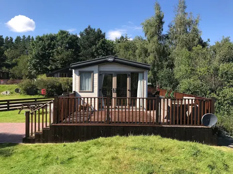 Riverbank Lodge
