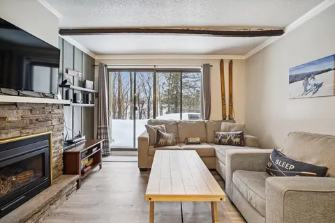 Whiffletree D2 3BR Condo with Fireplace, Ski Home, & Shuttle