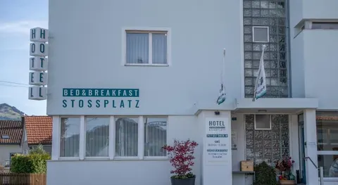 Hotel B&B Stossplatz anytime and easy self Check-in