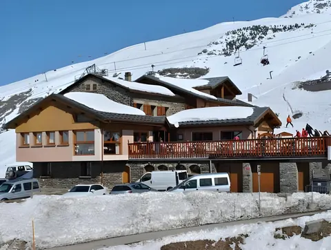 Hillary Hotel