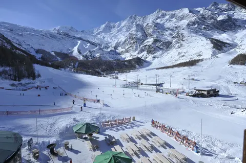 Hotel THE LARIX ski-in ski-out