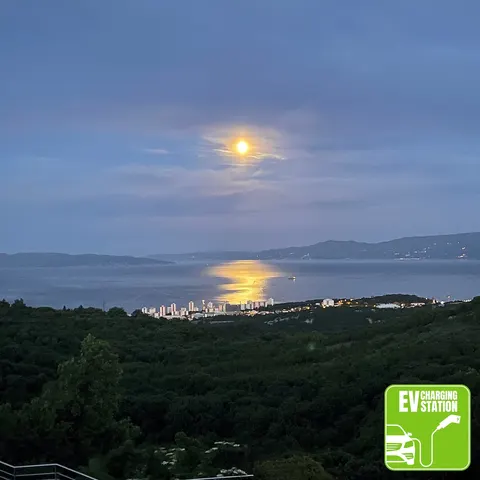 Terra Magica Deluxe Sea View Apartment or Room with Free Parking