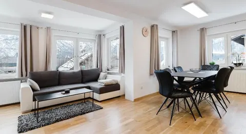 Moderne Ferienwohnung mit Bergblick