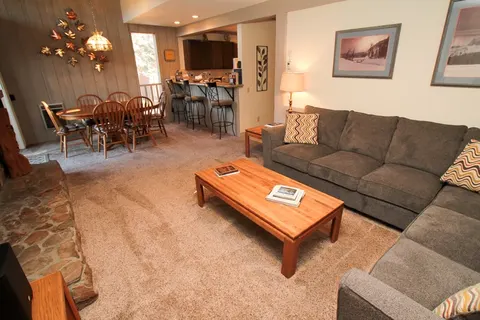 Mammoth Ski Racquet Club 86 - Pet Friendly