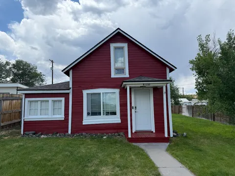 Quaint Mesa Cottage in Town