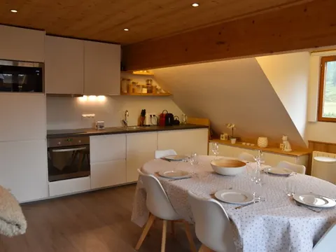 New Ski Apartment, Sleeps 6, Central Montgenèvre, Amenities Included