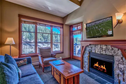 Village at Palisades, Ski-in/Ski-out, Top Fl, End Unit, Mtn Views, High Ceilings