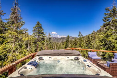 Eagles Nest at Palisades Alpine- Hot Tub- Pool Table- Shuttle to Slopes- Dogs OK!