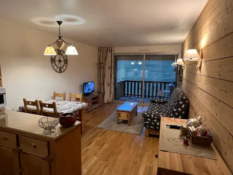 Apartment in Le Sauze with unobstructed mountain views