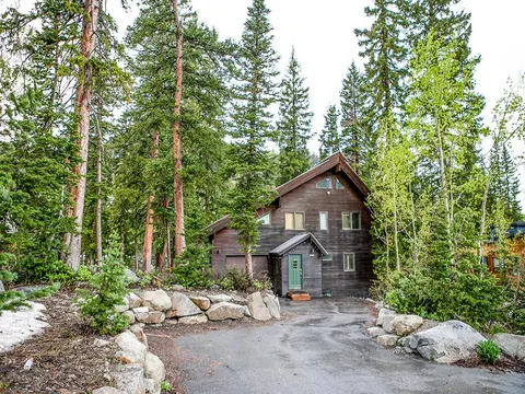 Stellar Haven by Cottonwood Lodging