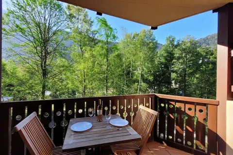 Résidence Le Château D86 Ski Retreat | Balcony & Views - Happy Rentals