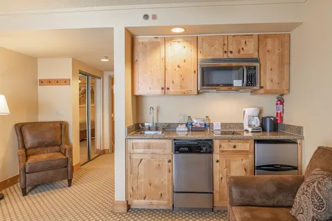 Grand Lodge Condo in the Heart of Mt Crested Butte