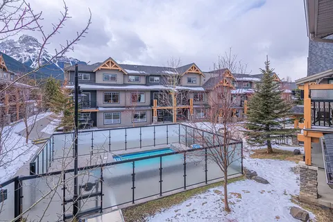 Mountain View Escape - Copperstone 2BR & Hot Tub