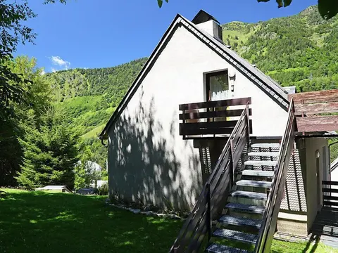 Apartment Les Marmottes by Interhome