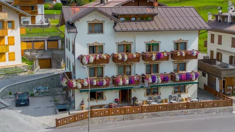 Hotel Serena - Tre Cime Views