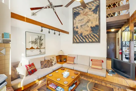 Bright Olympic Valley condo with free WiFi, firepl