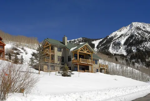 Overlook - Stunning Mt. CB Home with Hot Tub
