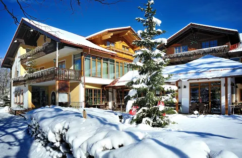 Landhotel Böld and Restaurant Uhrmacher Oberammergau